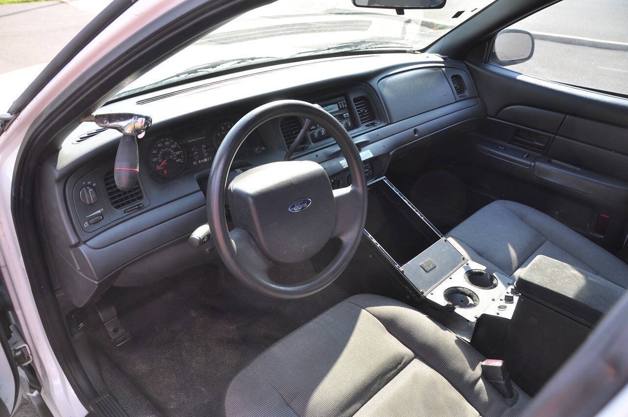 Used 2006 Ford Crown Victoria Police Interceptor RWD image 18