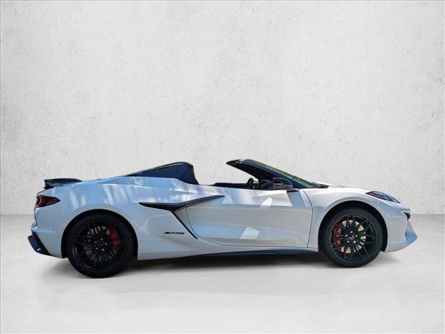 Used 2025 Chevrolet Corvette Z06 RWD image 4