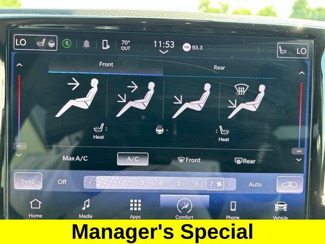 Used 2024 Chrysler Pacifica Touring-L FWD image 27