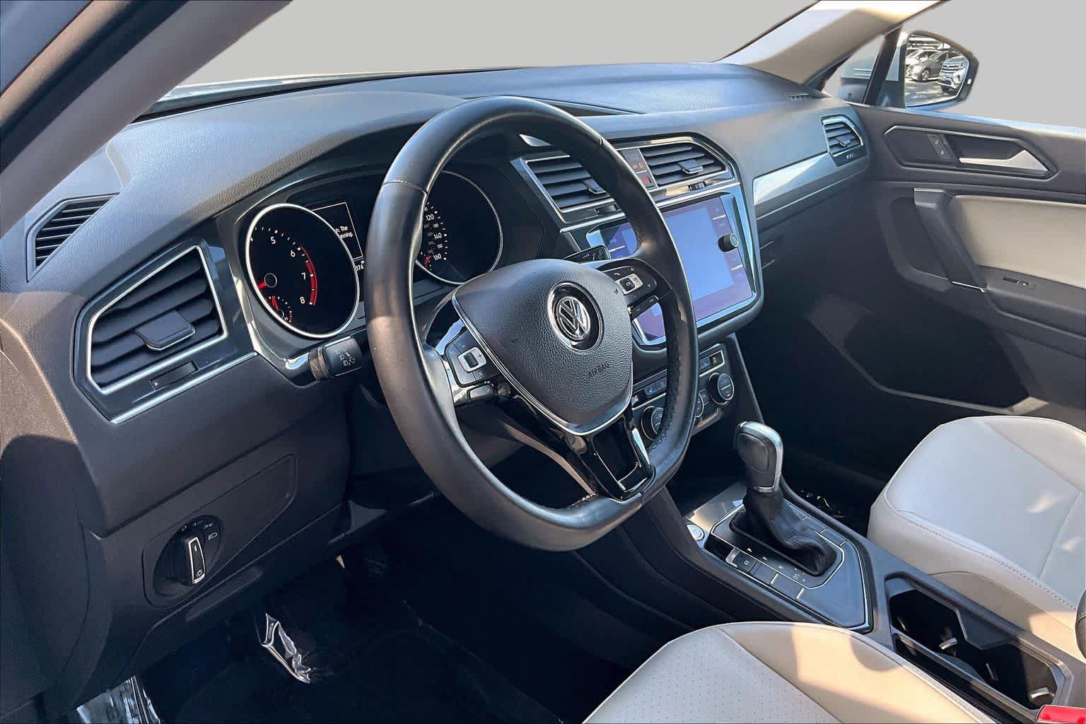 Used 2018 Volkswagen Tiguan SE FWD image 18