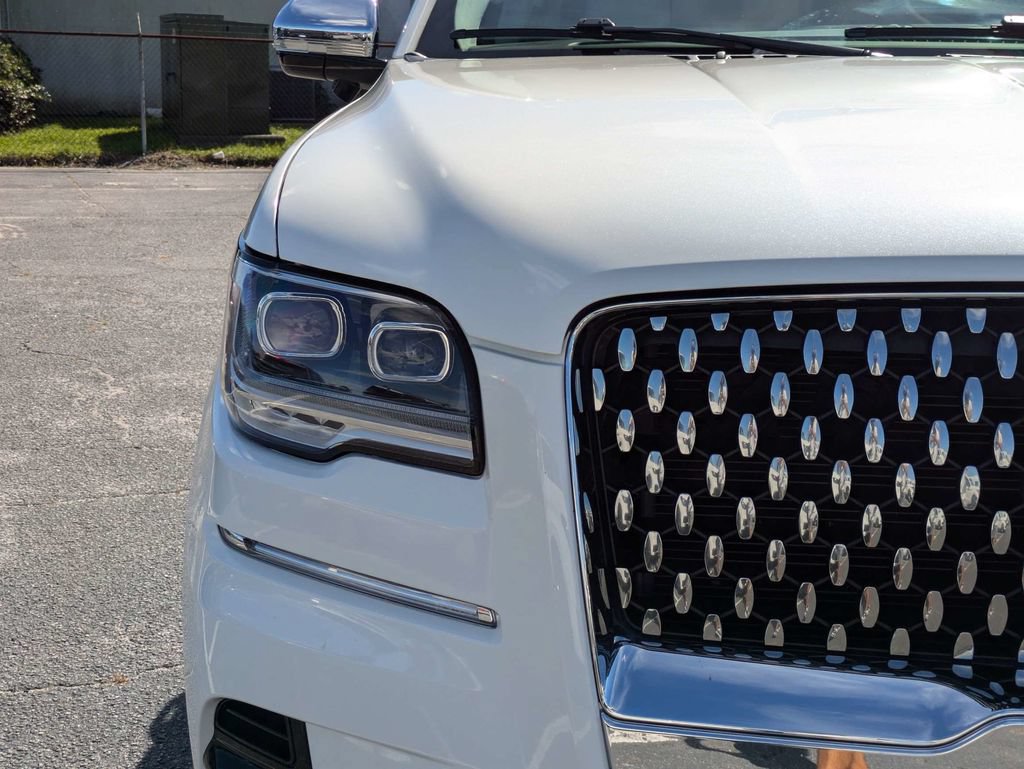 Certified 2022 Lincoln Navigator L Black Label AWD/4WD image 11