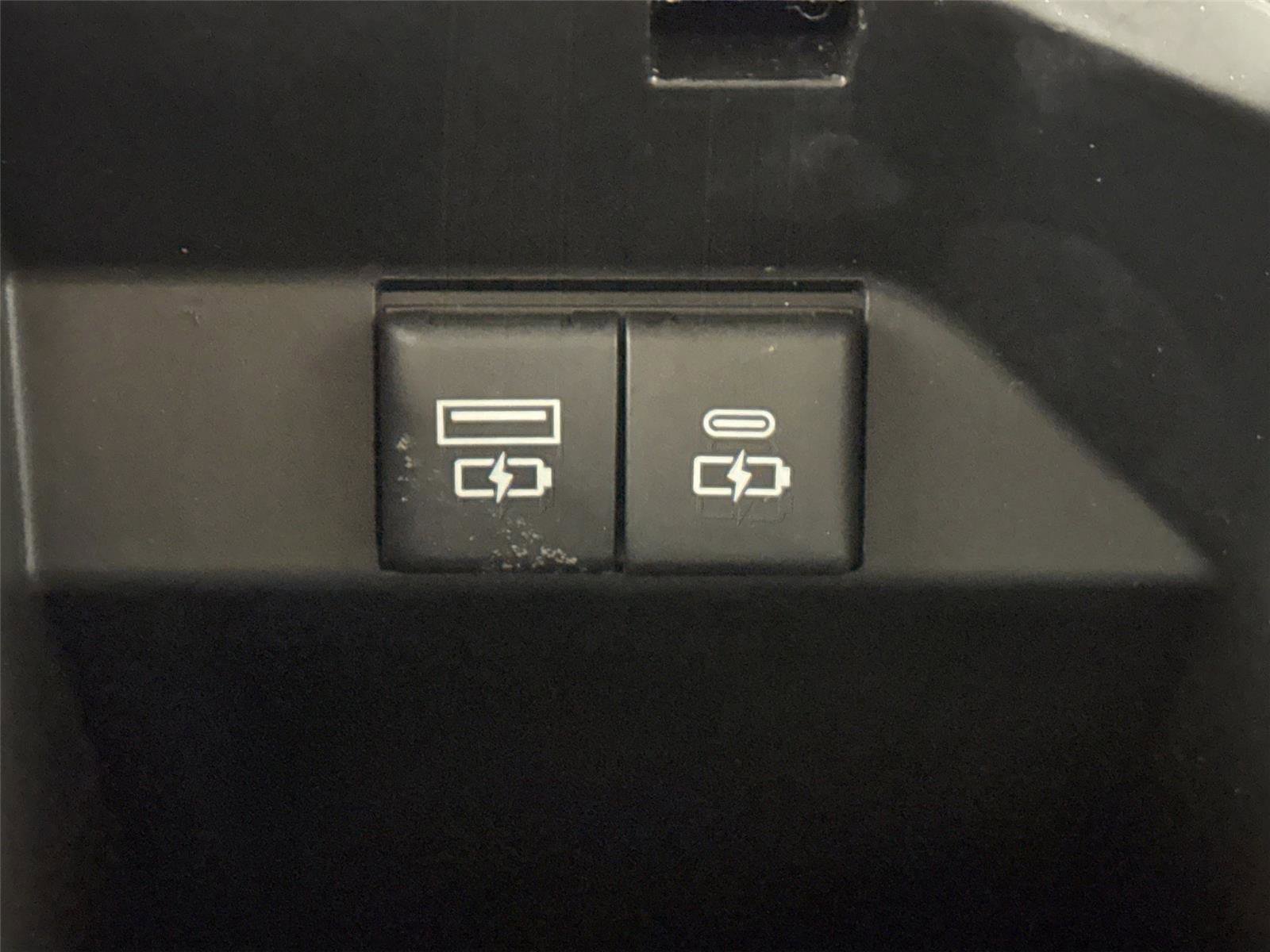 Used 2021 Toyota Camry SE FWD image 30