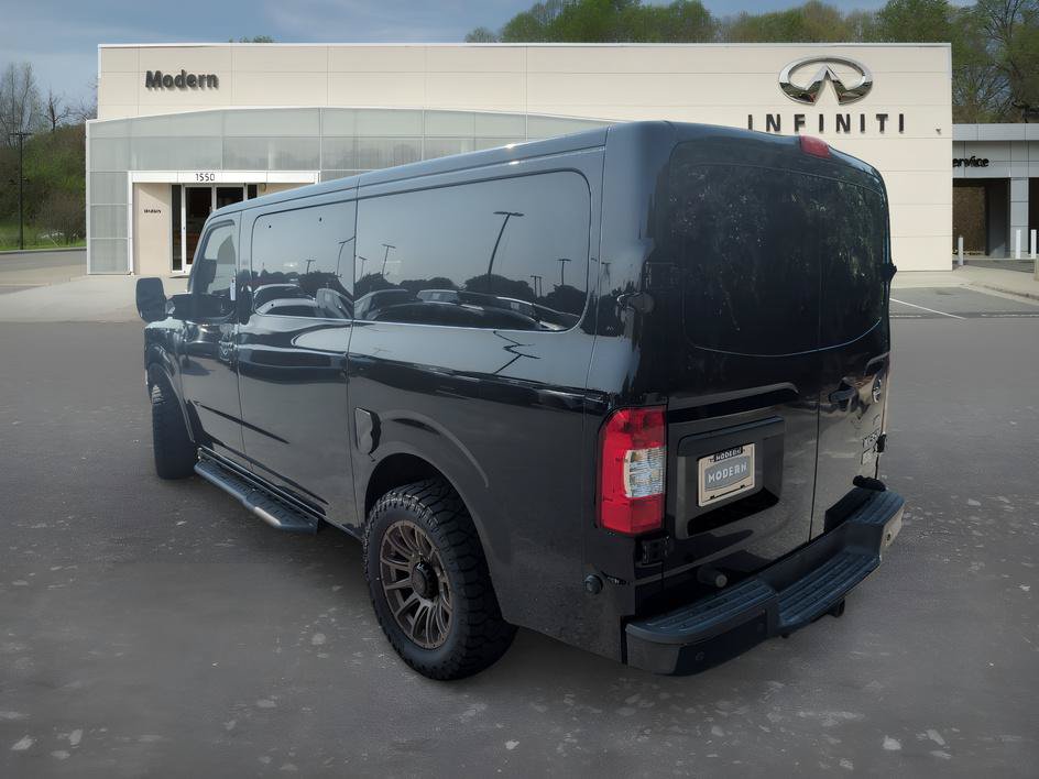 Used 2013 Nissan NV 3500 SL w/ Technology Pkg RWD image 5