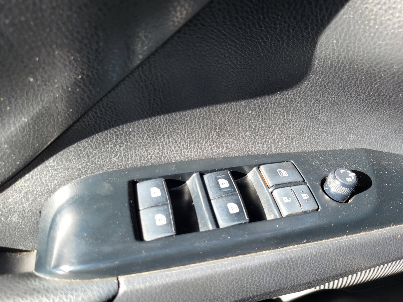 Used 2020 Toyota Camry SE image 13