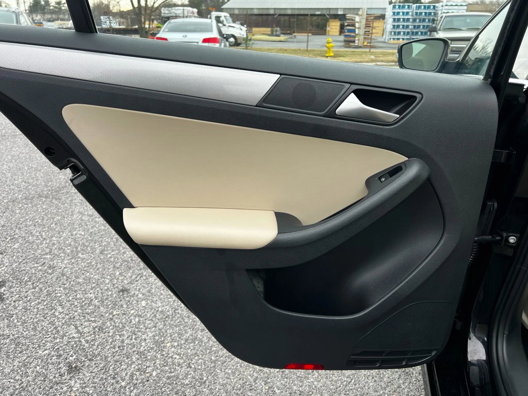 Used 2017 Volkswagen Jetta SE image 15