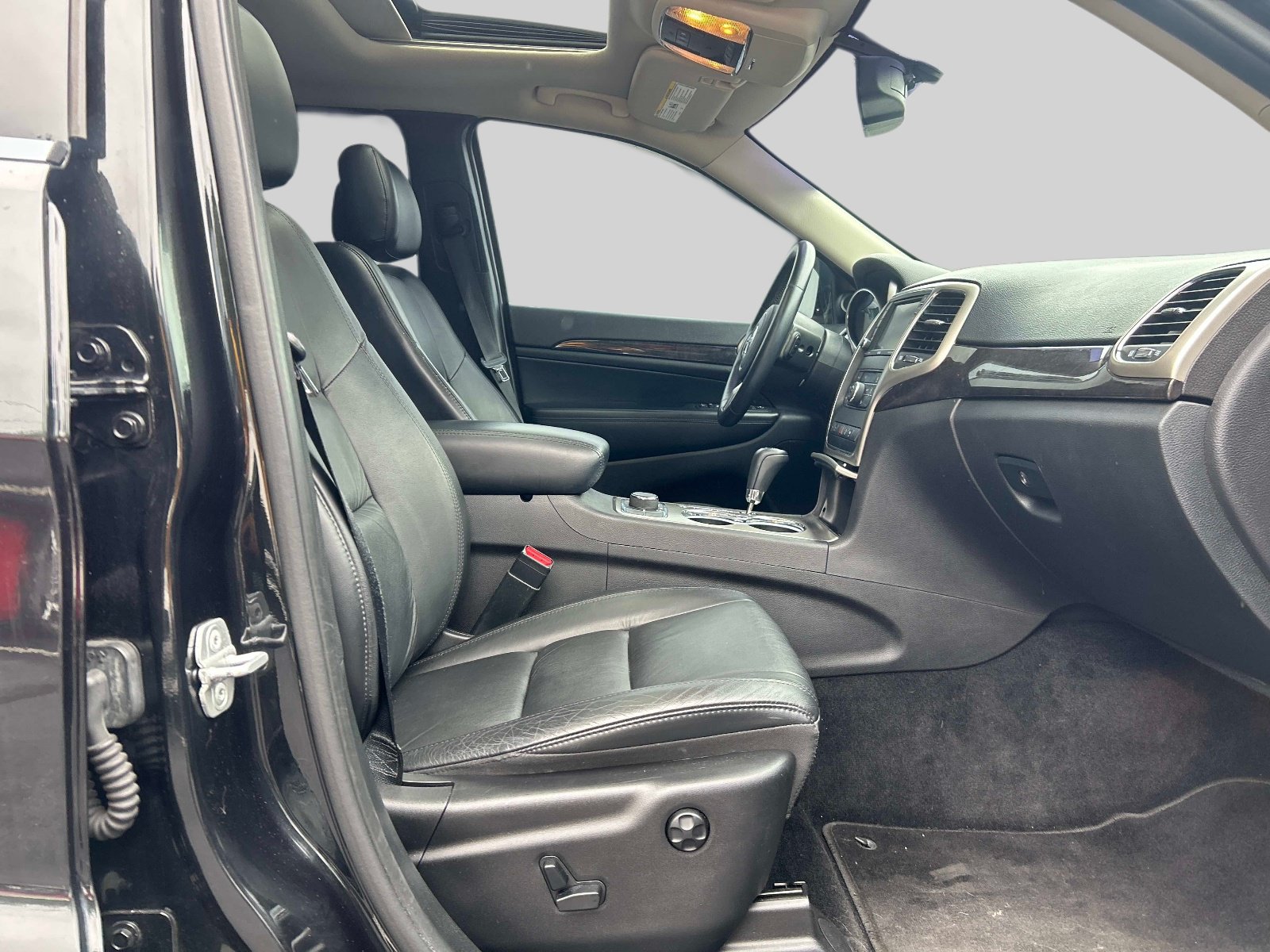 Used 2013 Jeep Grand Cherokee Altitude AWD/4WD image 17