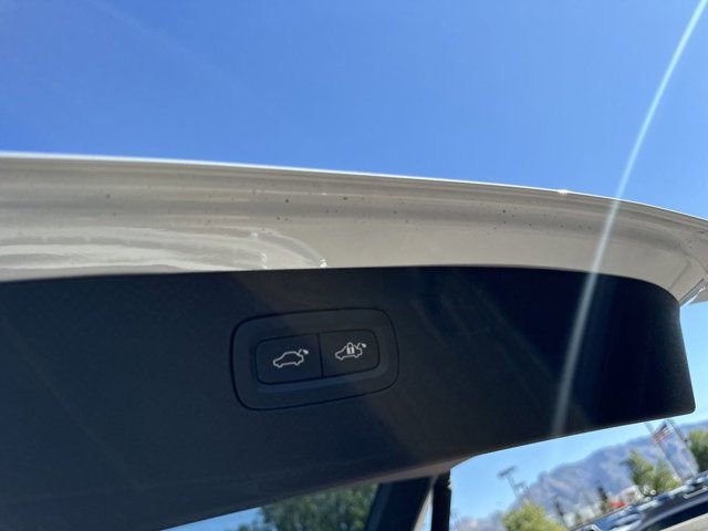 New 2025 Volvo XC90 T8 Plus w/ Protection Package Premier image 10