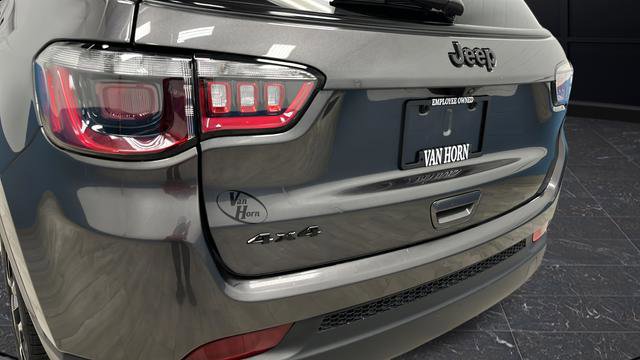 Used 2022 Jeep Compass Altitude w/ Sun and Sound Group AWD/4WD image 37