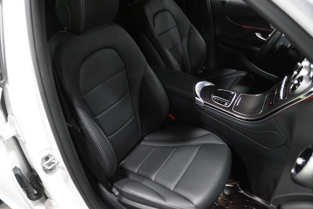 Used 2022 Mercedes-Benz GLC 300 4MATIC image 36