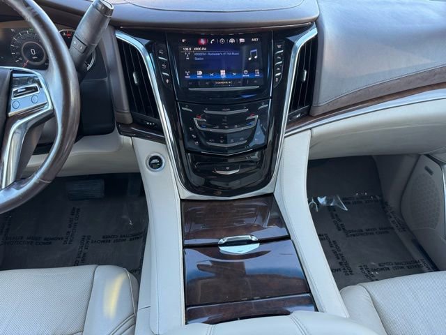 Used 2016 Cadillac Escalade ESV Luxury image 2