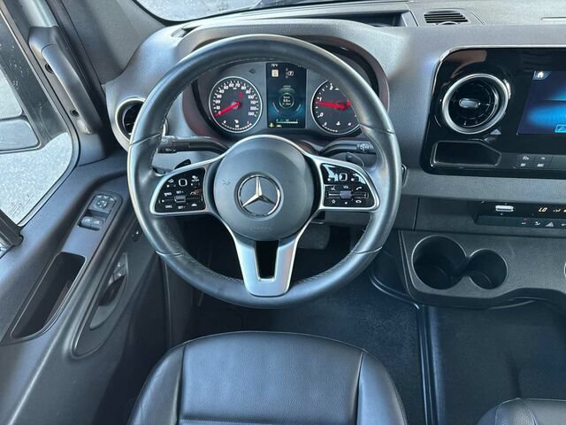 Used 2023 Mercedes-Benz Sprinter 2500 image 15