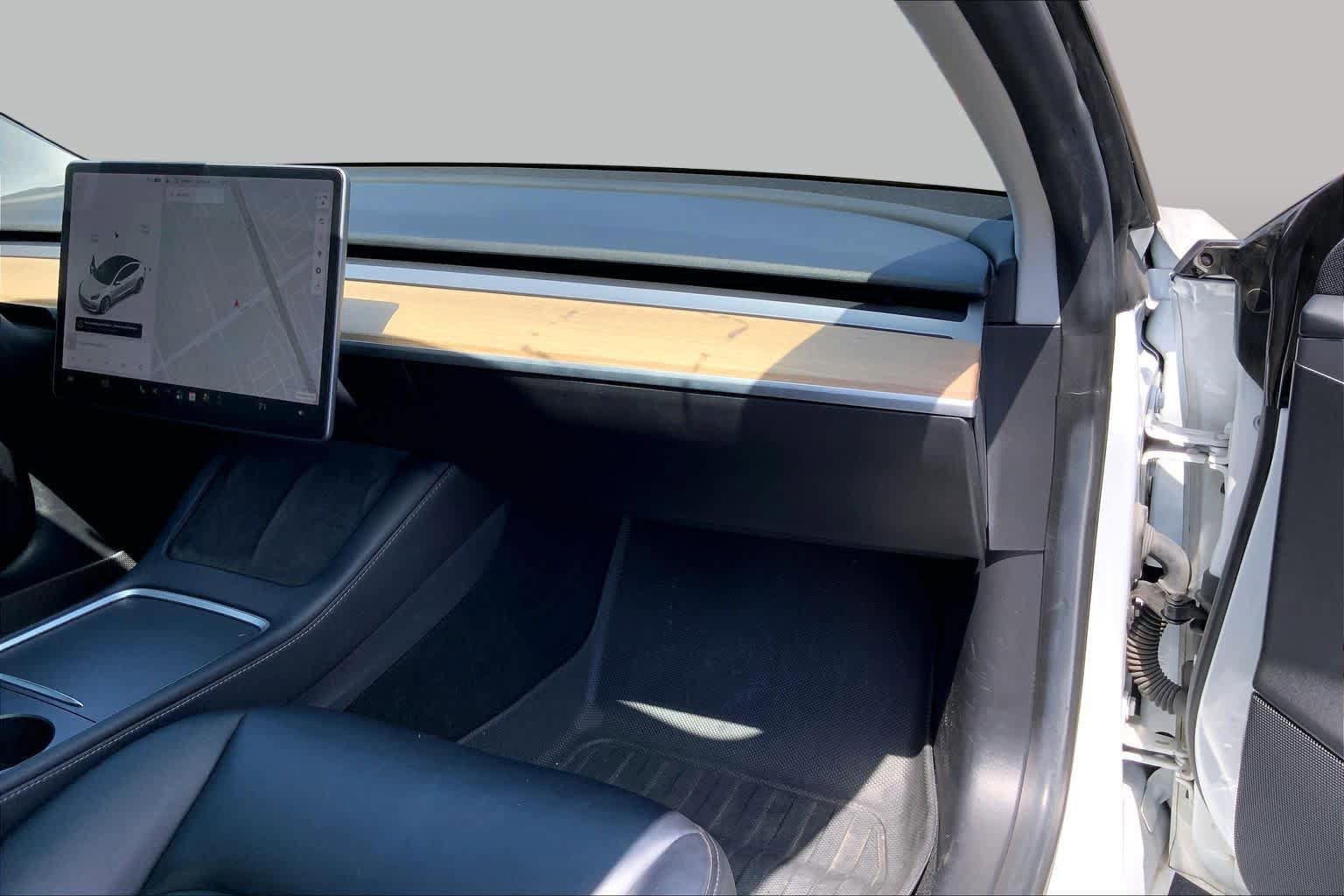 Used 2021 Tesla Model 3 Standard Range Plus RWD image 17