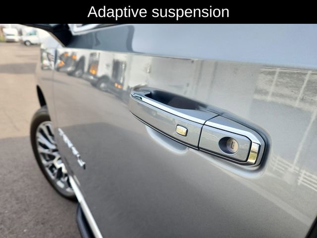 Used 2025 GMC Yukon XL Denali image 20