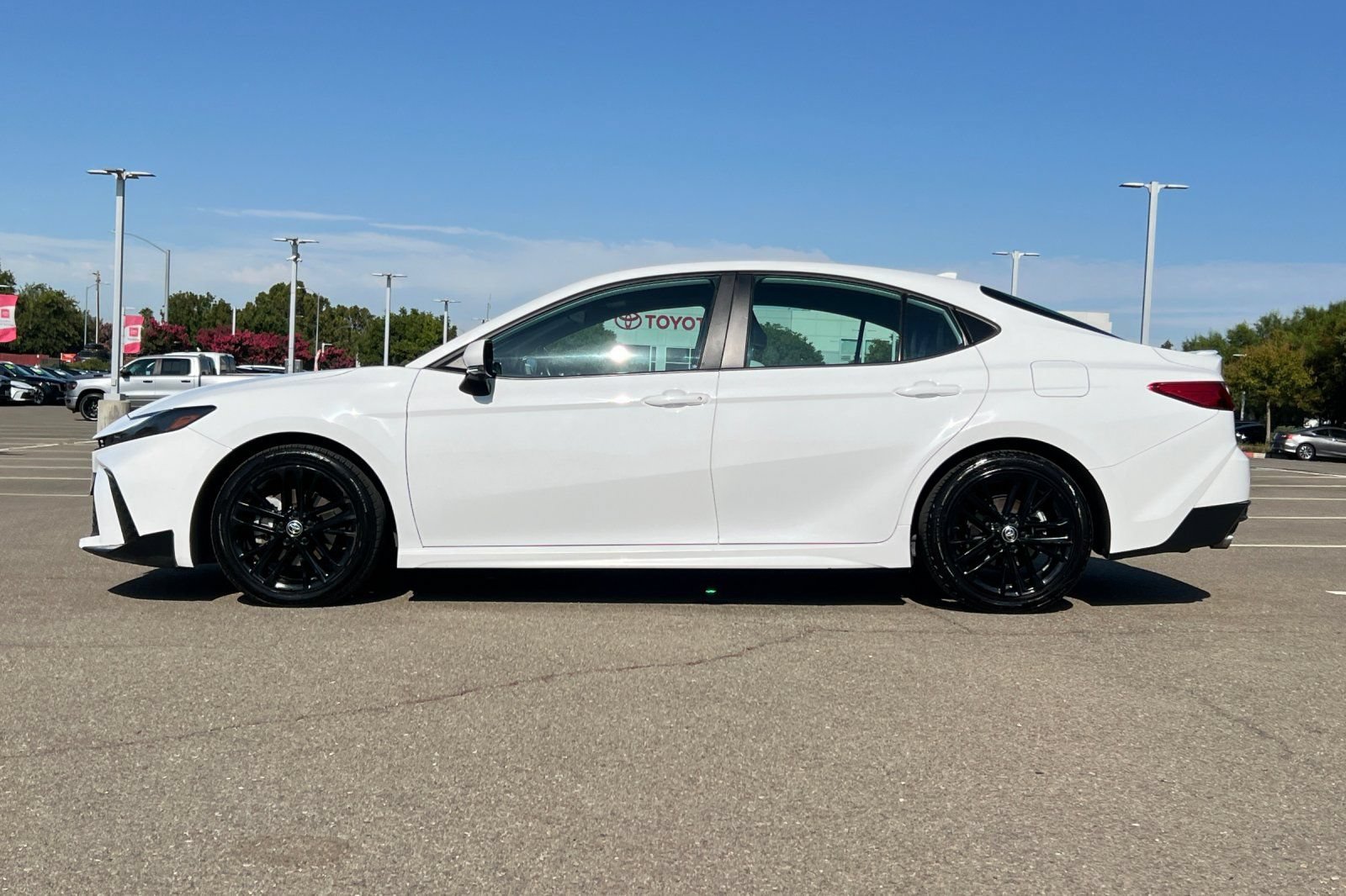 Certified 2025 Toyota Camry SE FWD image 8