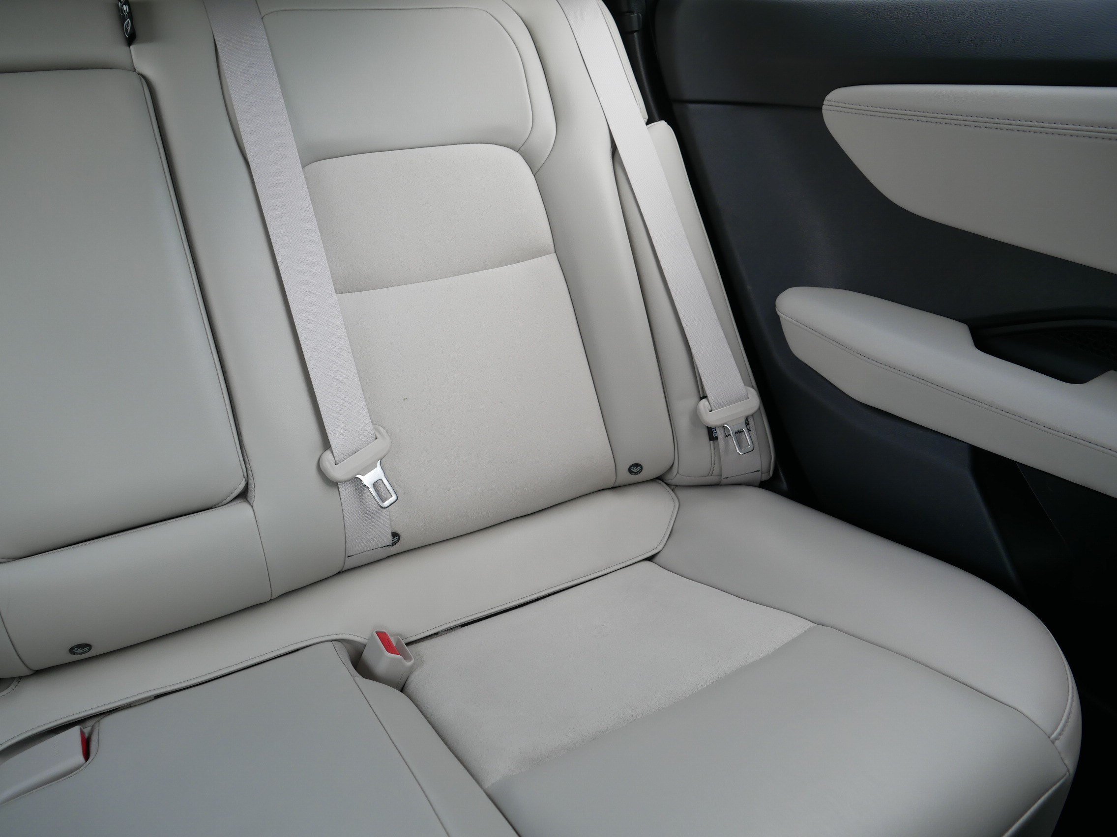 Certified 2023 Nissan Ariya AWD image 14