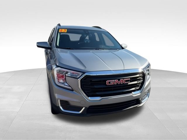 Certified 2023 GMC Terrain SLE w/ Driver Convenience Package AWD/4WD image 3