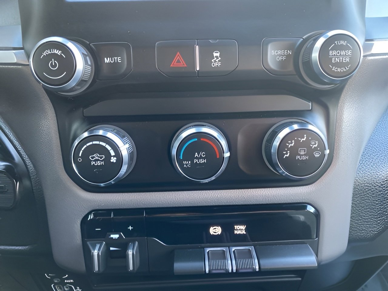 Used 2024 RAM 3500 Big Horn image 21