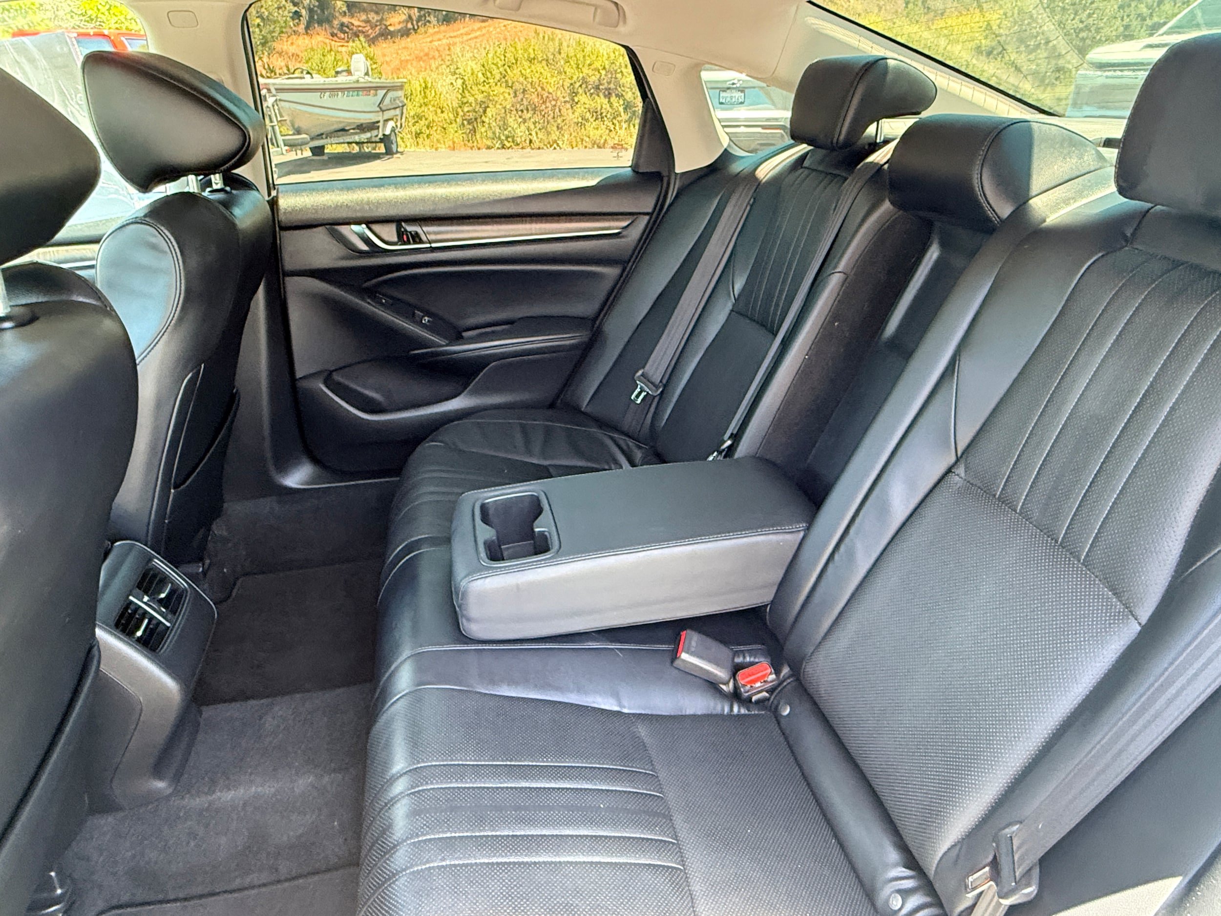 Used 2018 Honda Accord Touring image 11