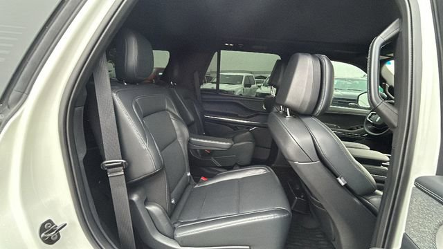 Used 2025 Lincoln Navigator Reserve w/ Jet Appearance Package image 13