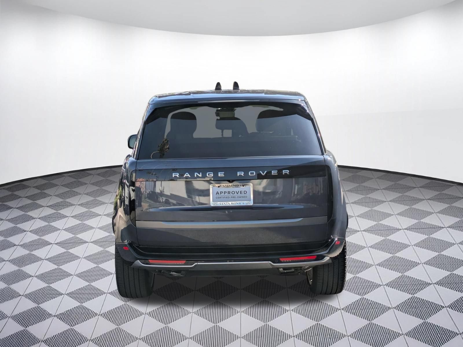 Used 2025 Land Rover Range Rover SE AWD/4WD image 4