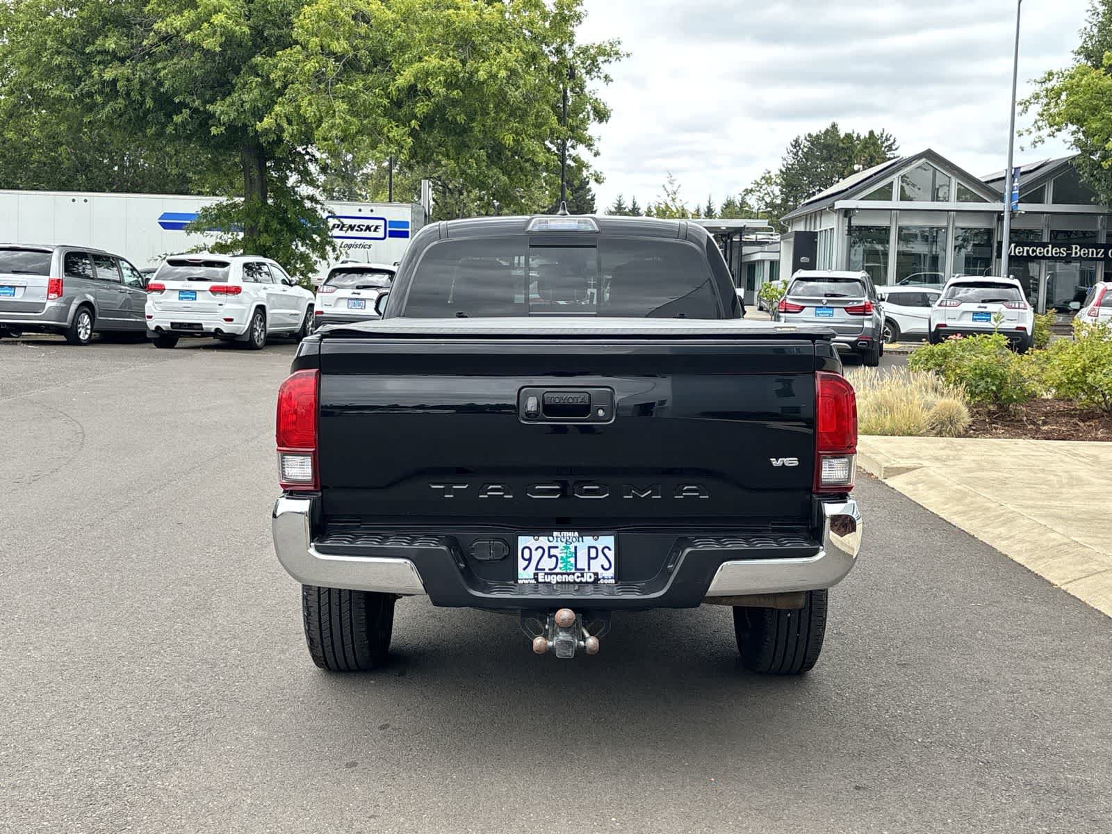 Used 2019 Toyota Tacoma TRD Off-Road AWD/4WD image 4