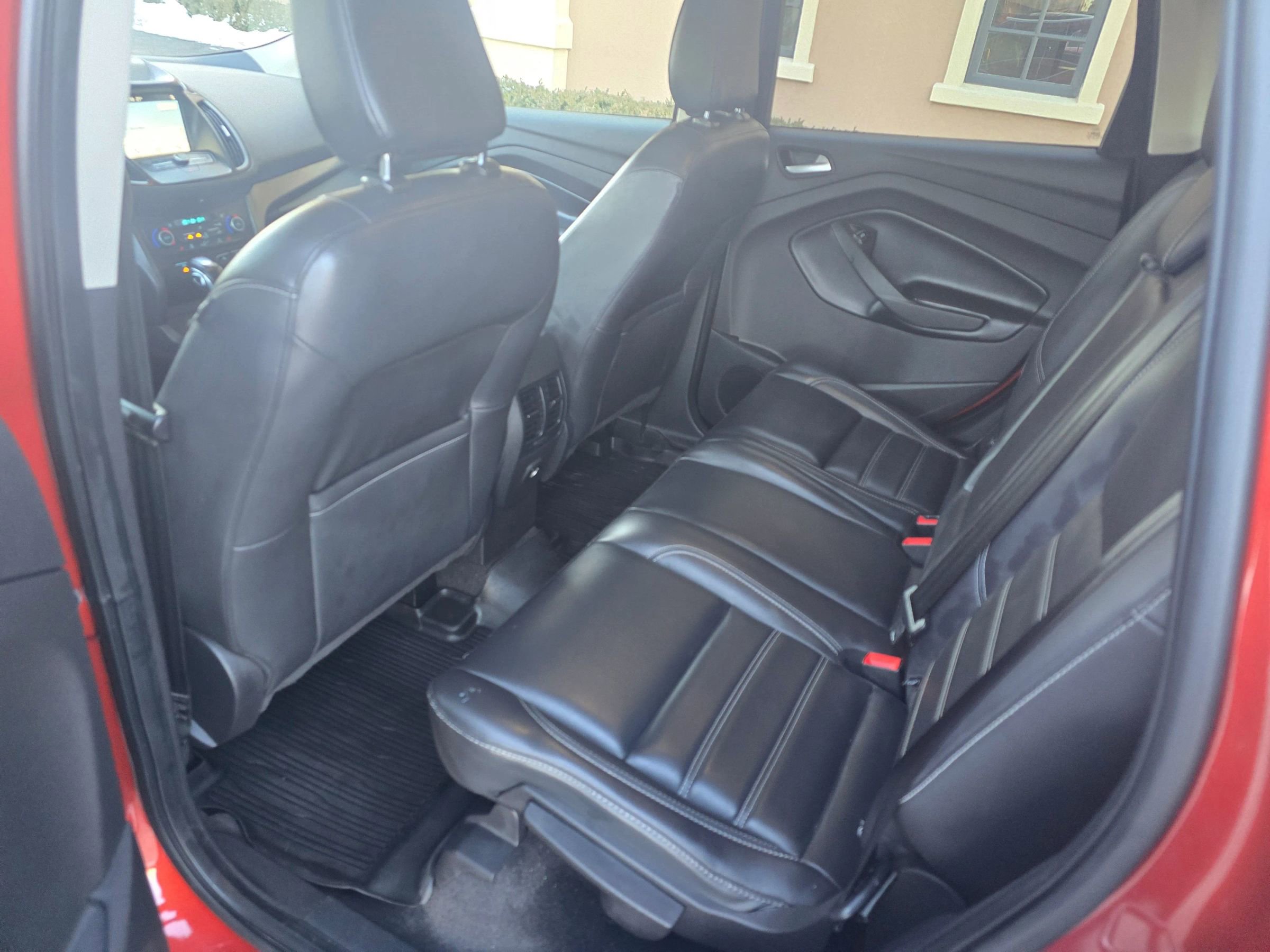 Used 2019 Ford Escape SEL image 22