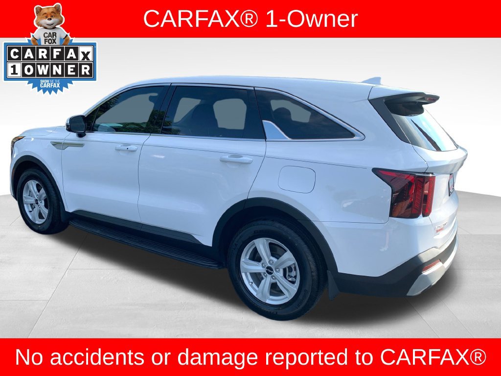 Used 2025 Kia Sorento LX FWD image 3