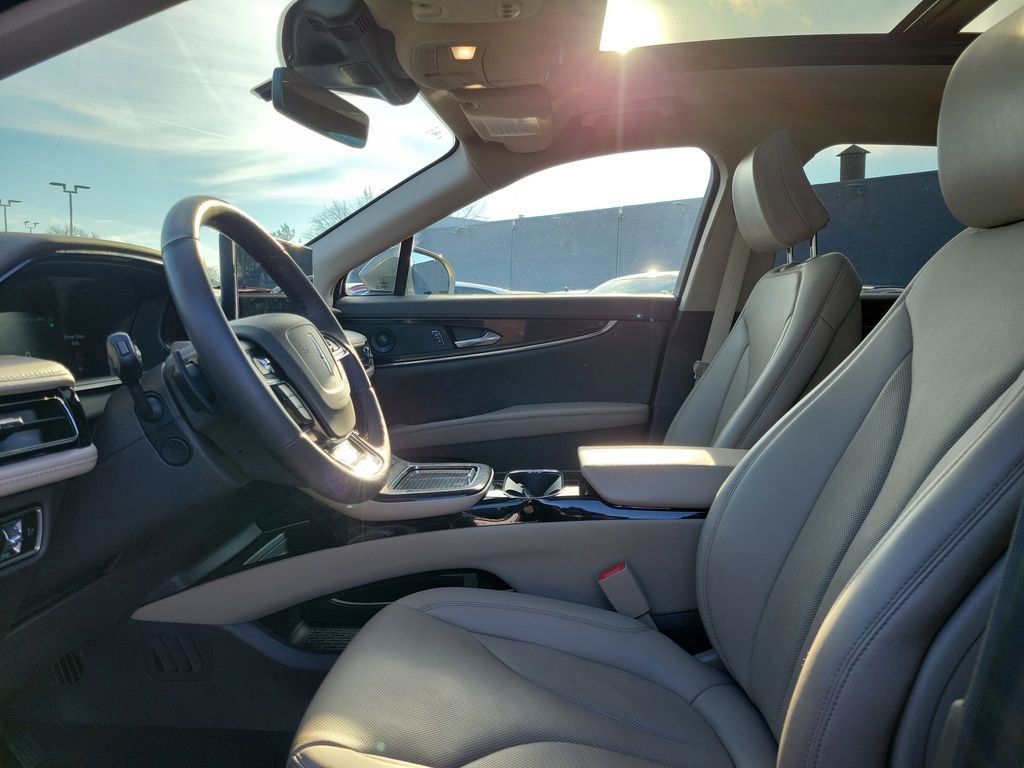 Certified 2023 Lincoln Nautilus Reserve w/ Equipment Group 201A image 16