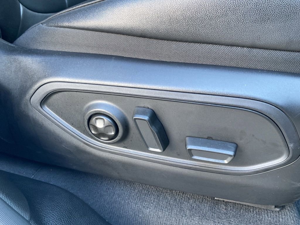 Used 2023 Jeep Grand Cherokee Limited w/ Black Appearance Package image 10