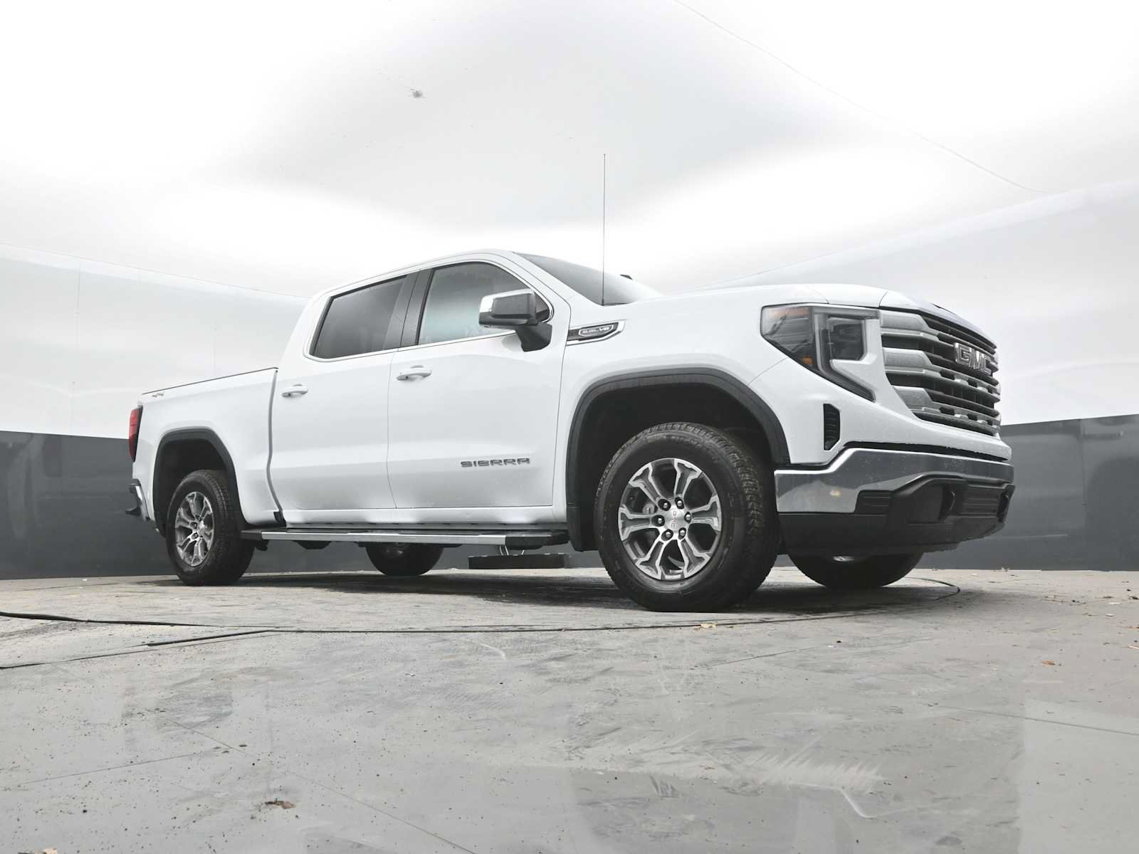 New 2026 GMC Sierra 1500 SLE w/ Preferred Package AWD/4WD image 43