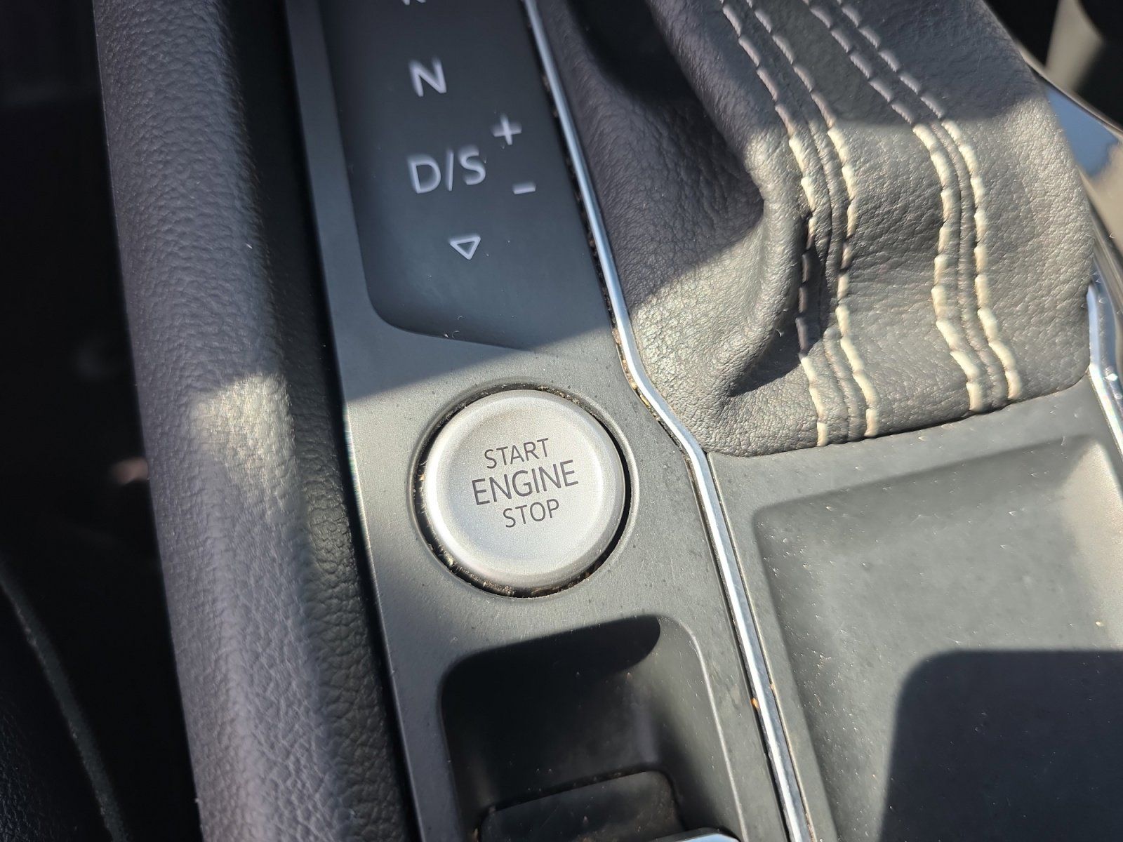 Used 2022 Volkswagen Atlas SE image 30