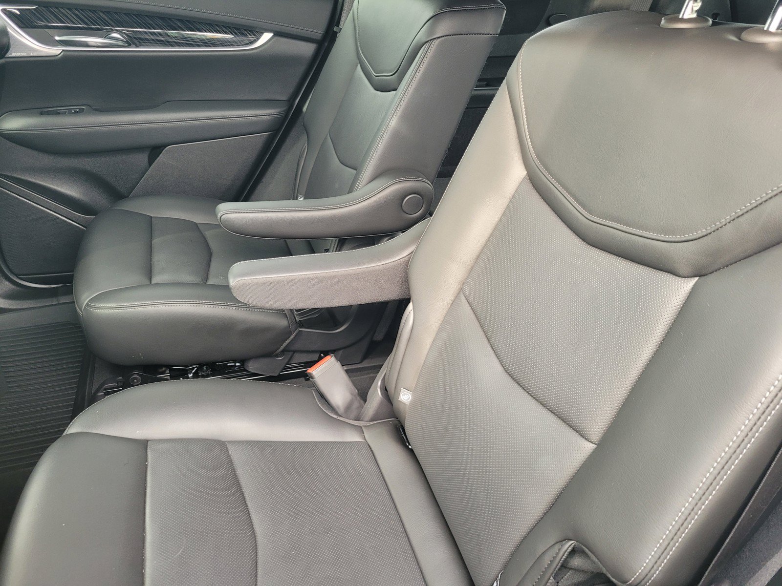 Certified 2025 Cadillac XT6 Premium Luxury FWD image 11