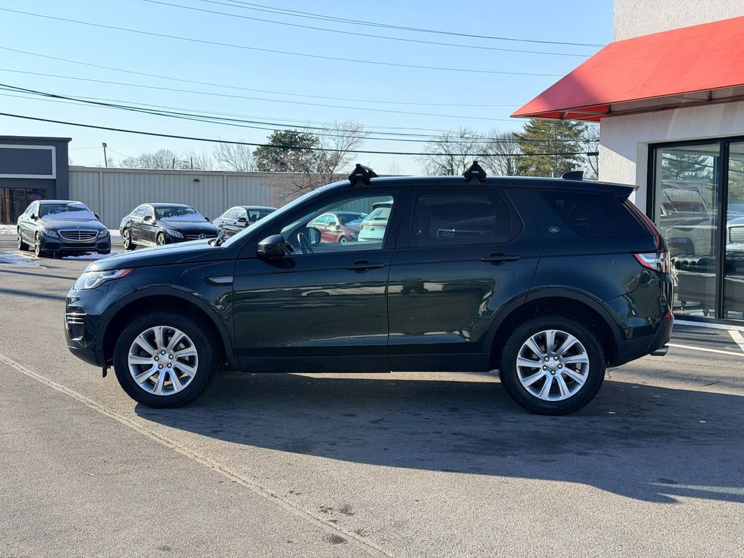 Used 2017 Land Rover Discovery Sport SE image 3