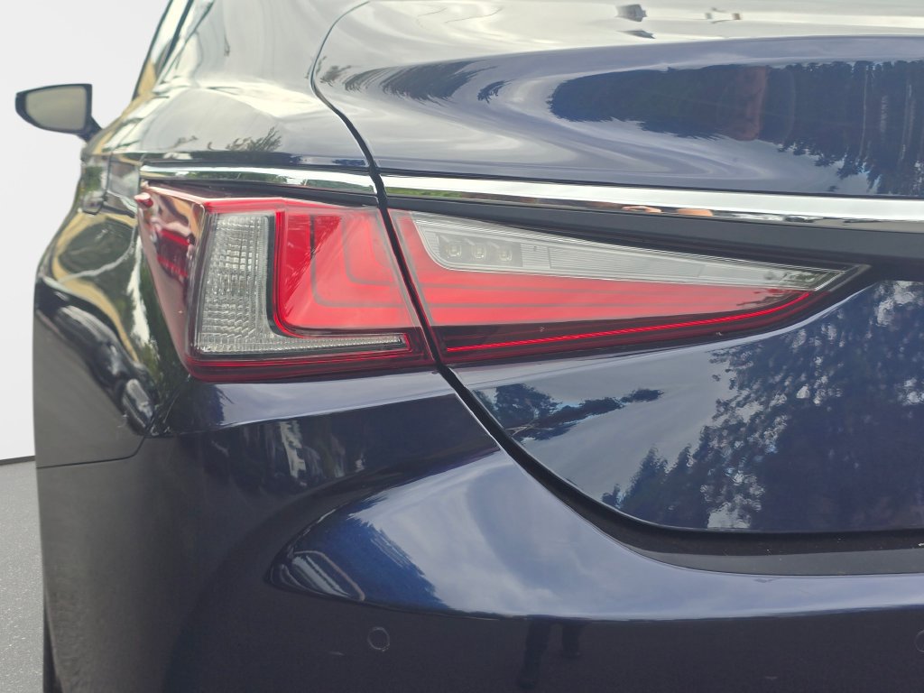 Certified 2020 Lexus ES 350 w/ Luxury Package FWD image 32