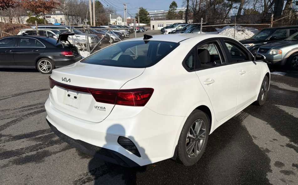 Used 2023 Kia Forte LXS image 4