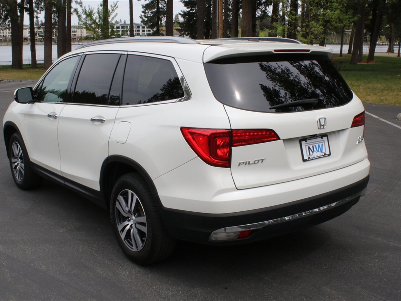 Used 2018 Honda Pilot Elite image 36