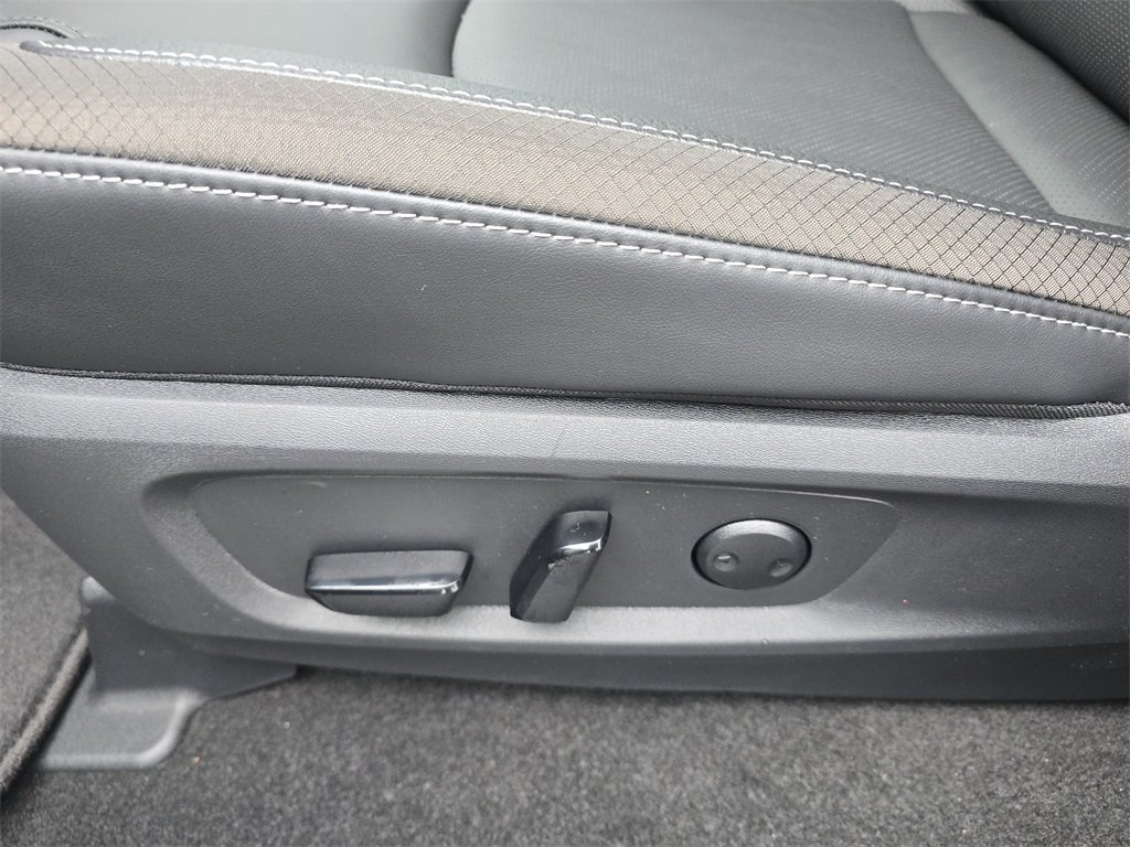New 2026 Nissan Pathfinder SL w/ Cargo Package FWD image 17
