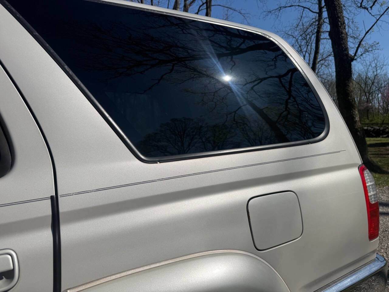 Used 2000 Toyota 4Runner SR5 AWD/4WD image 13