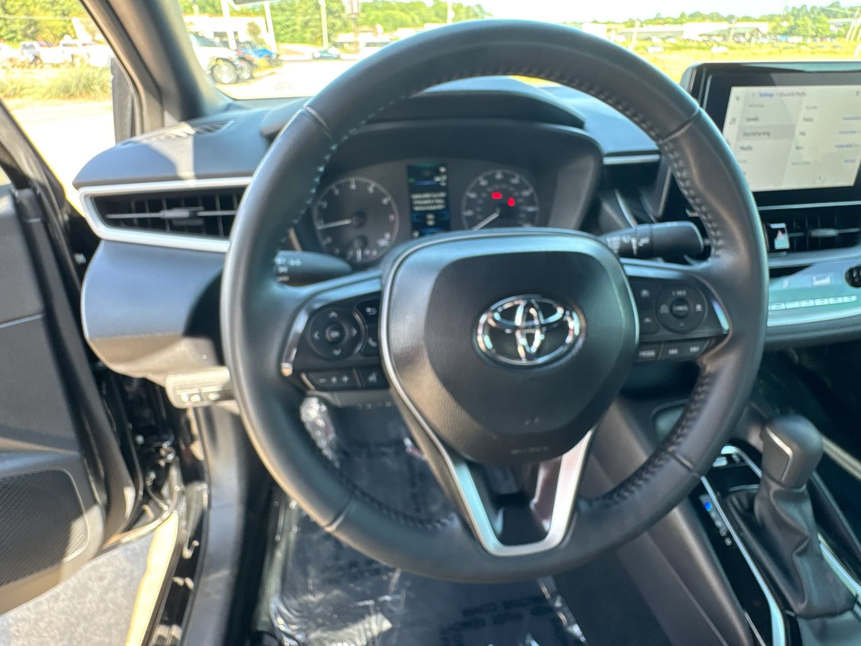 Used 2025 Toyota Corolla SE FWD image 14