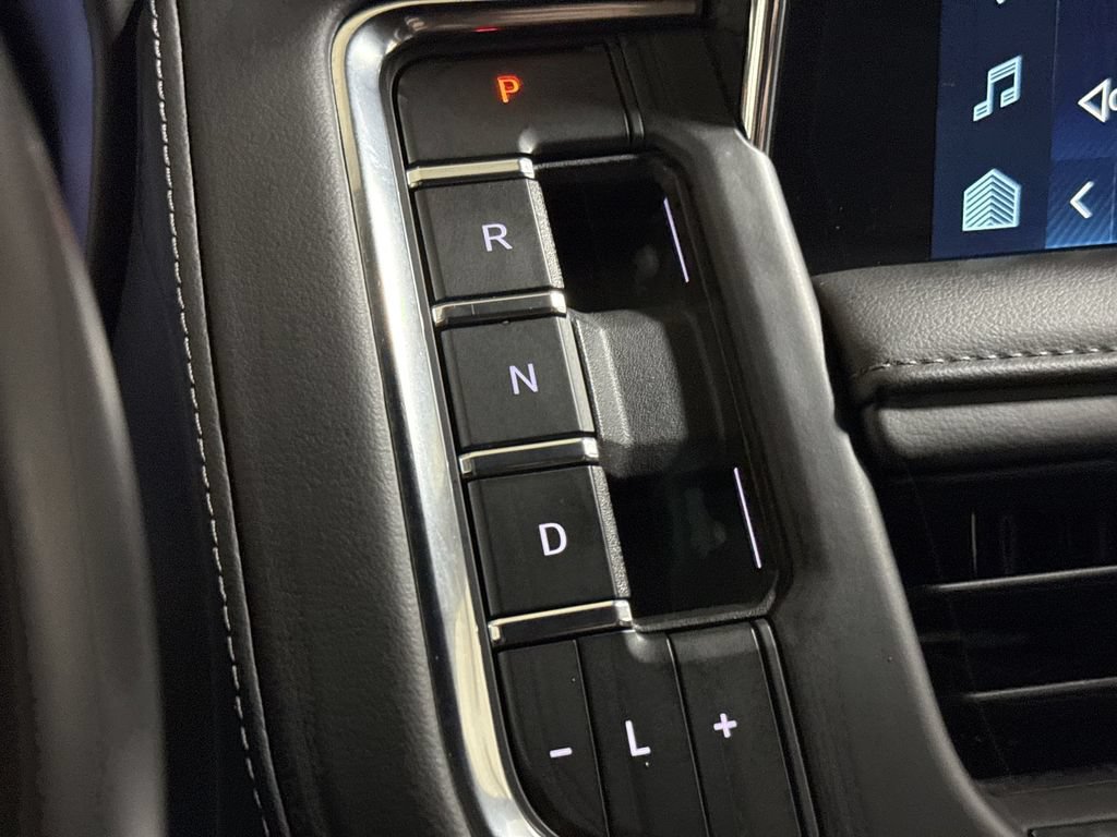Used 2024 Chevrolet Tahoe LT AWD/4WD image 18