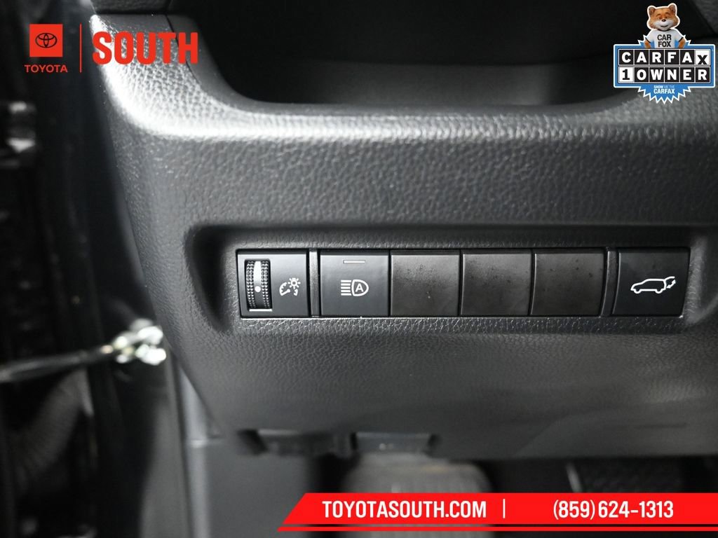 Used 2021 Toyota RAV4 XLE w/ Convenience Package image 20