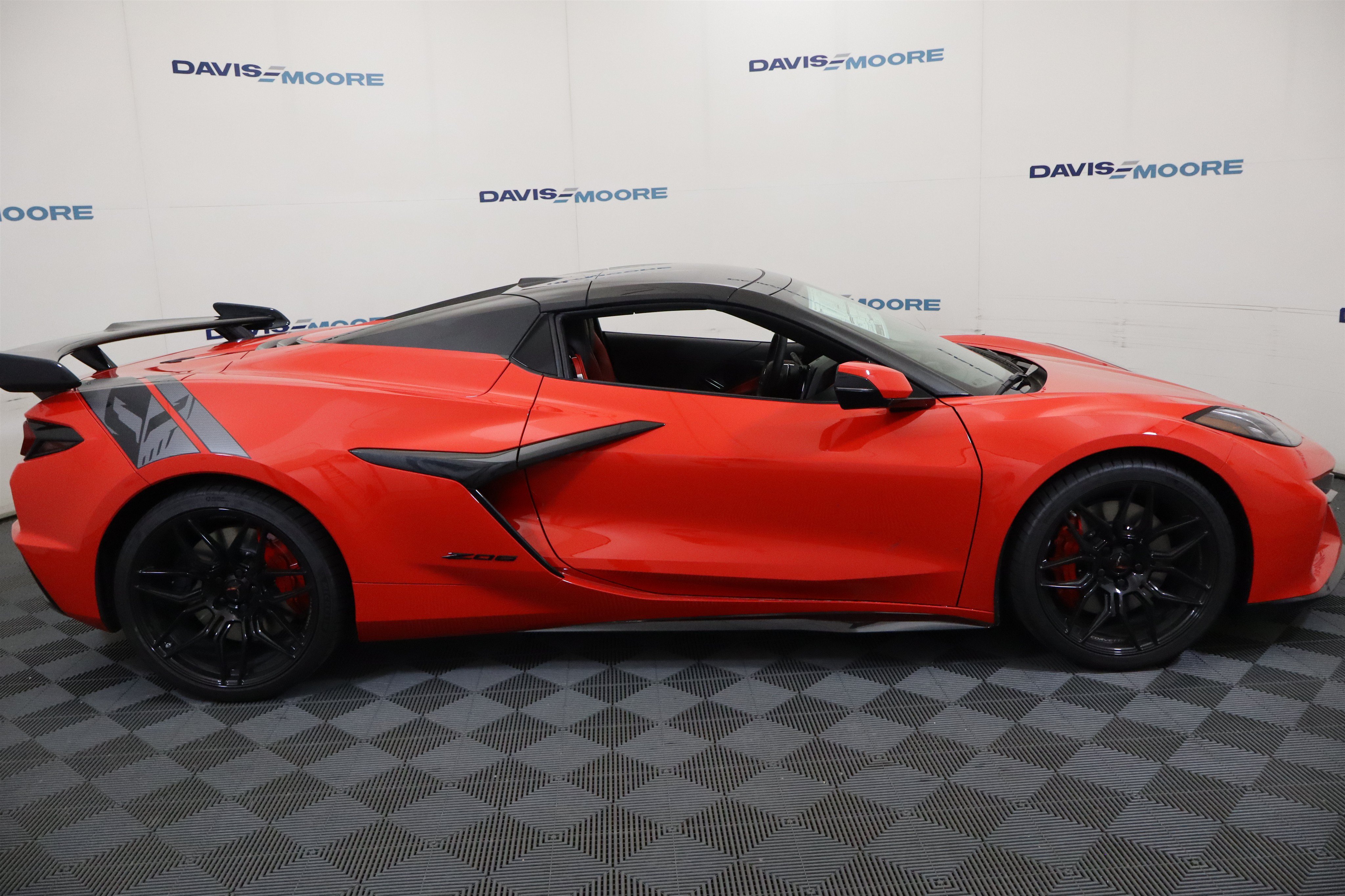 New 2027 Chevrolet Corvette Z06 w/ Stealth Interior Trim Package RWD image 5