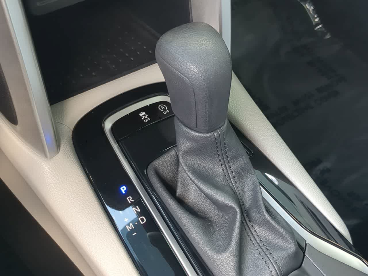 Used 2024 Toyota Corolla Cross L FWD image 31