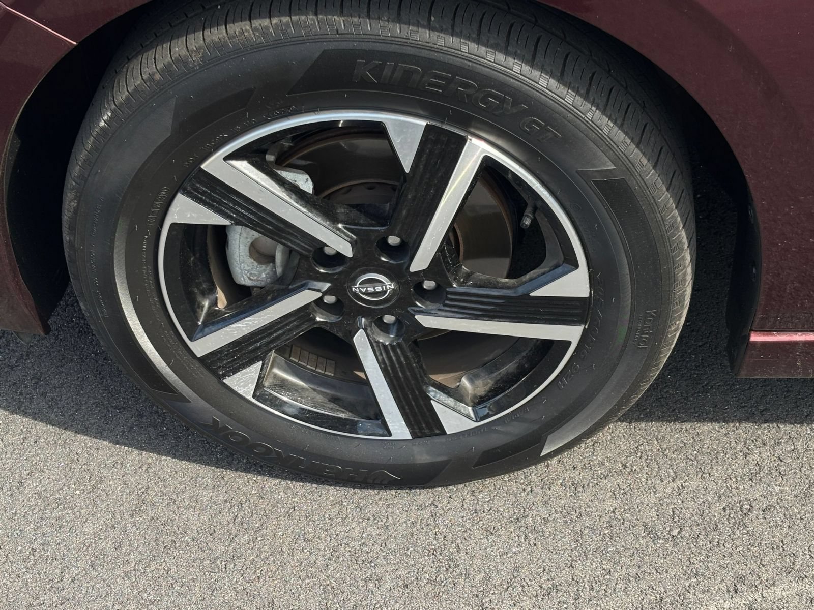 Used 2025 Nissan Sentra SV FWD image 25