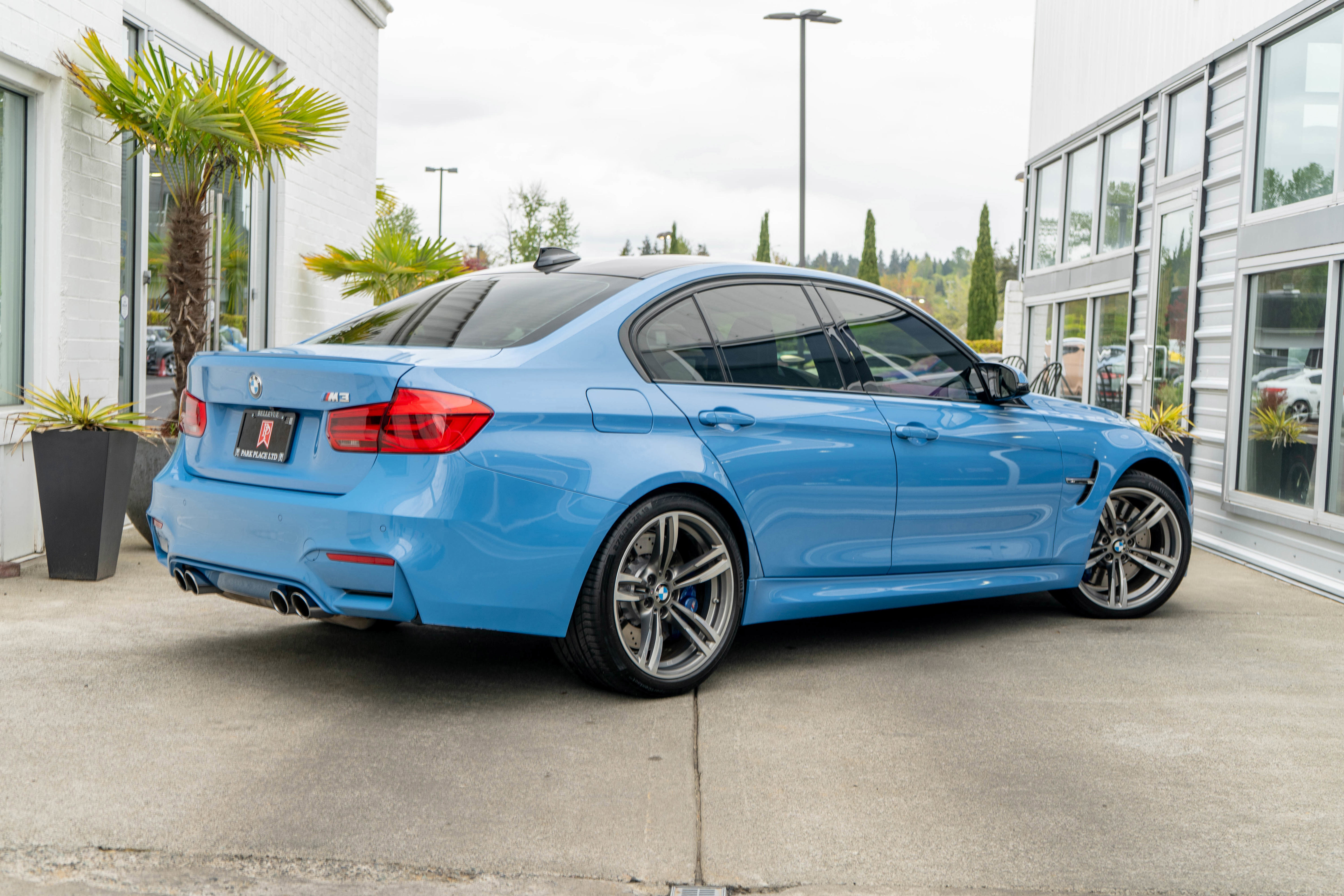 Used 2017 BMW M3 RWD image 7