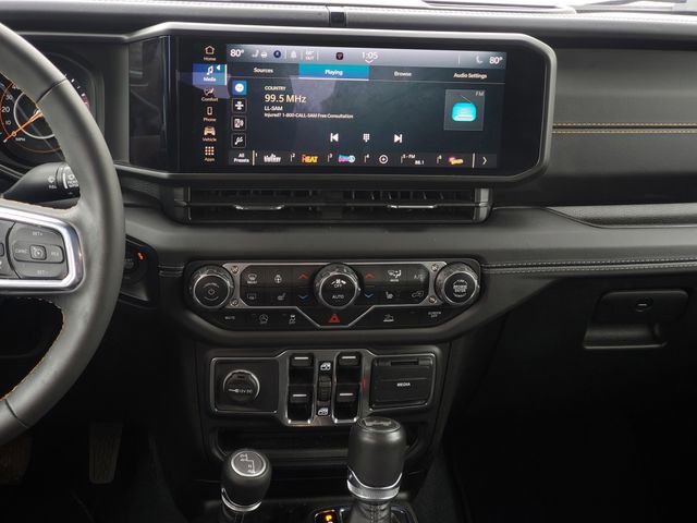 Used 2024 Jeep Wrangler Sahara image 30