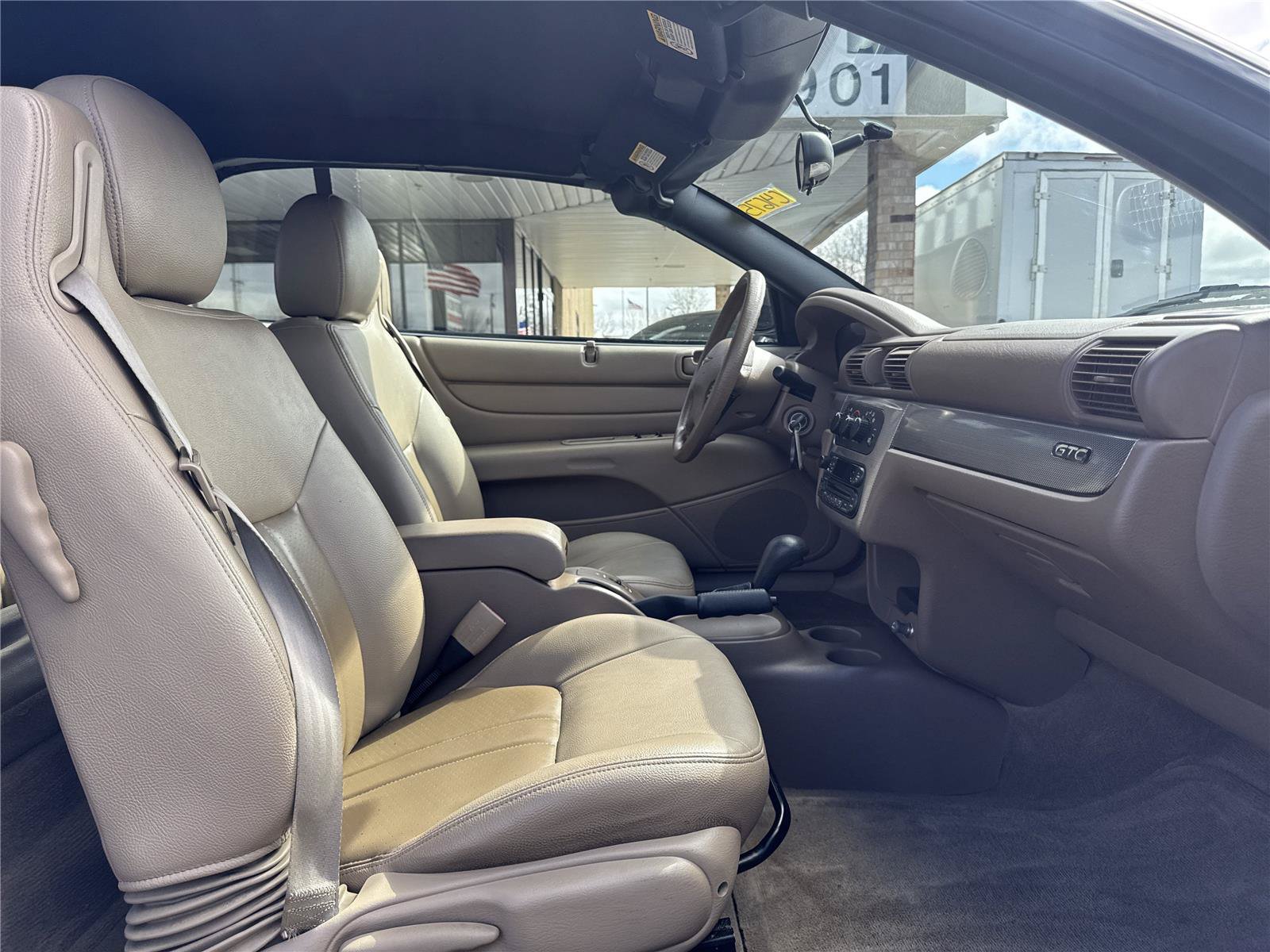 Used 2003 Chrysler Sebring GTC FWD image 27