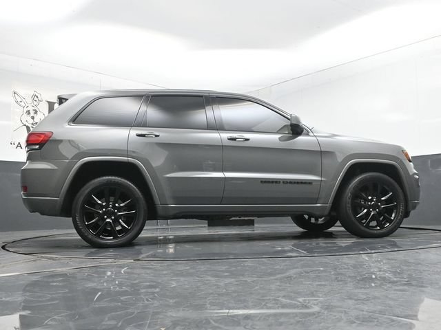 Used 2021 Jeep Grand Cherokee Laredo AWD/4WD image 52