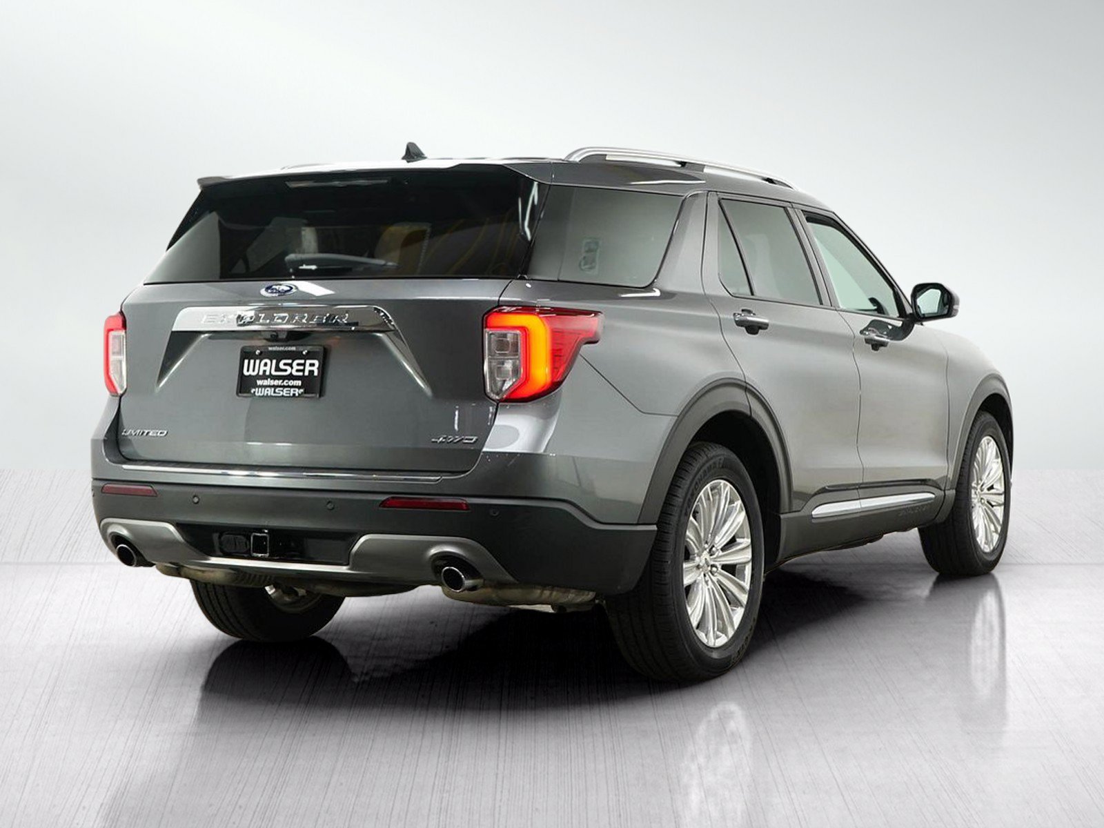 Used 2021 Ford Explorer Limited w/ Equipment Group 301A AWD/4WD image 6