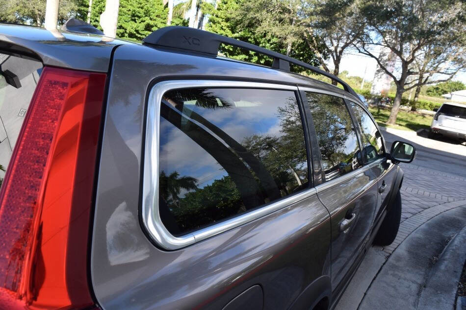 Used 2011 Volvo XC70 3.2 w/ Premium Pkg image 28